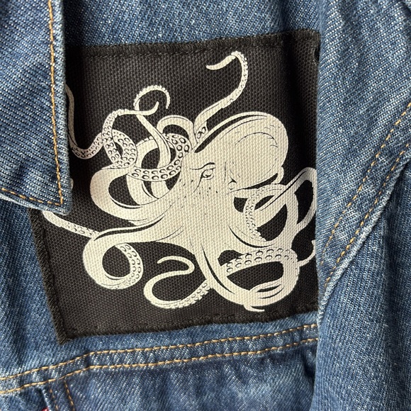 Upcycled Levi's Classic Blue Denim Jacket with Manga Patches - Picture 4 of 6
